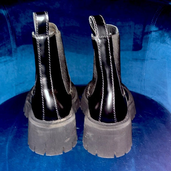 BALENCIAGA Women’s Tractor 20 MM Black Ankle Boots Size 35 - US Size 5 - Picture 9 of 16